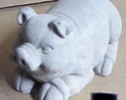 Pig - Laying (small)