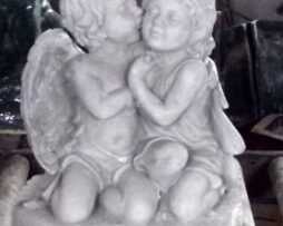 kissing angels