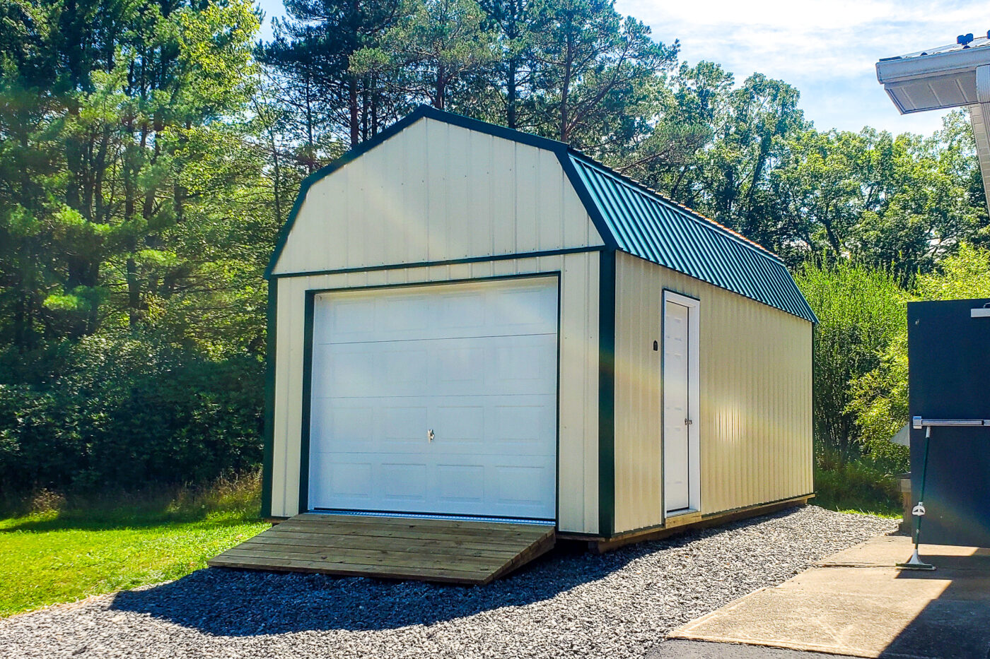 PaleYellowGreenLoftedGarage_GoldStar-1-1400x933