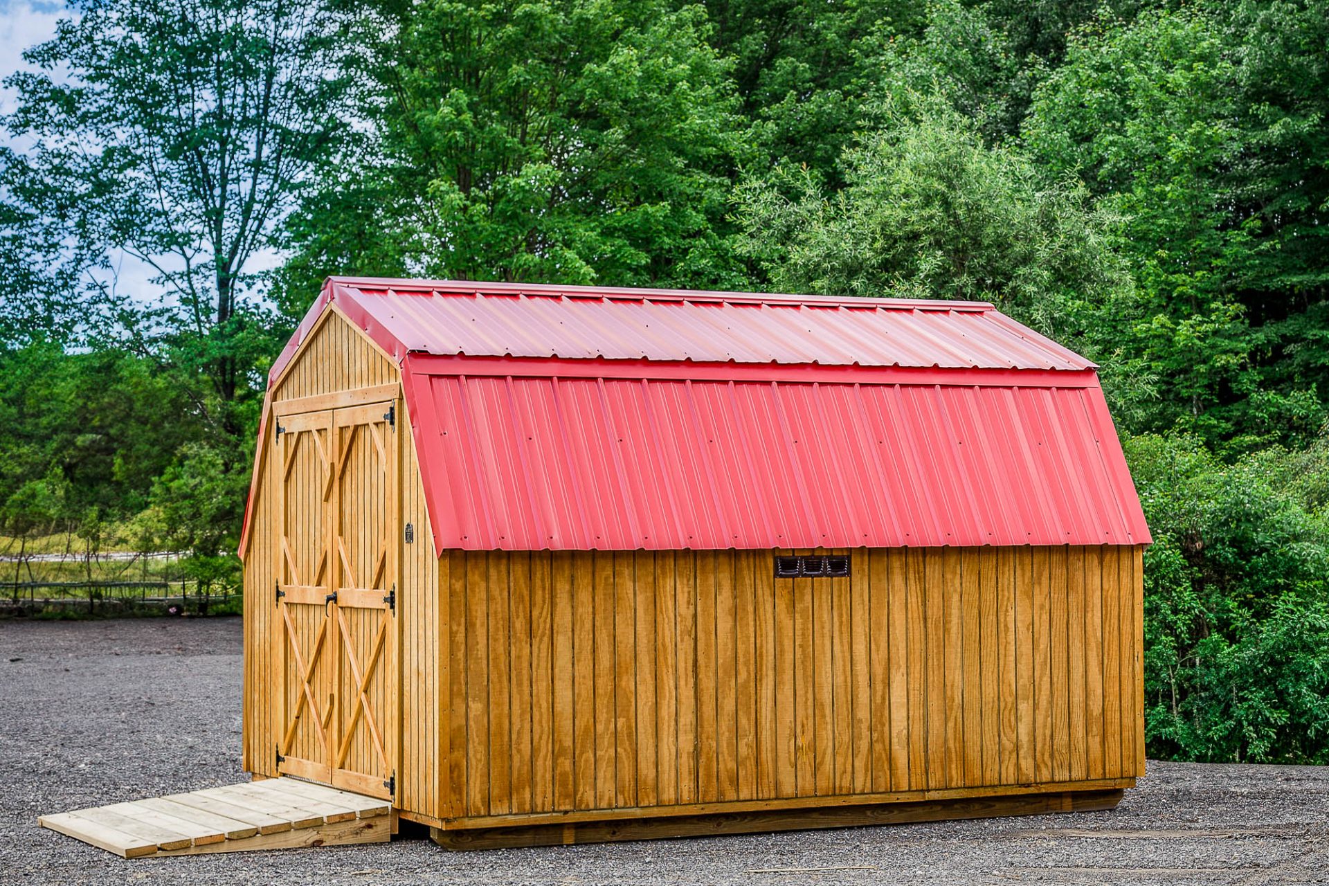 goldstar-wood-mini-barn-side-view-1920x1280